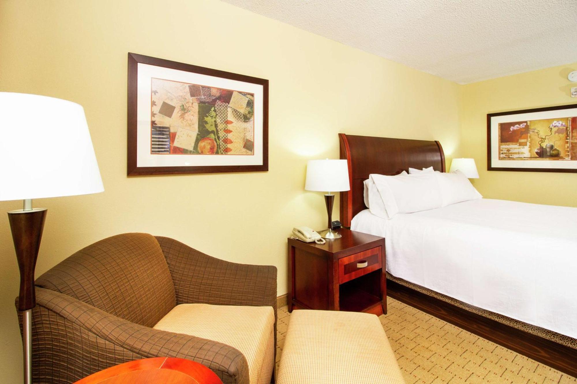 Hilton Garden Hotel 3*